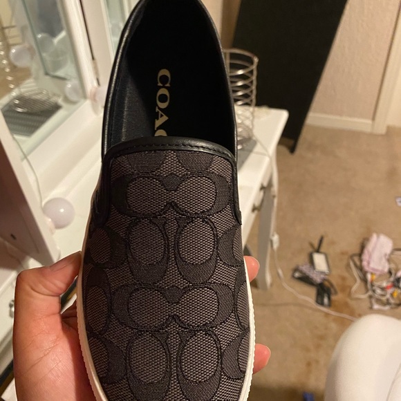 Women’s coach shoes - Picture 3 of 4